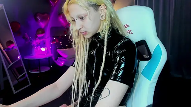 Lexy-Woorhez online show from 02-28-25, 04:42