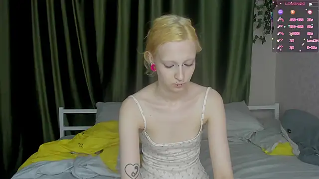 Snapshot of Lexy-Woorhez chatting on 06-10-26, 04:06 Lexy-Woorhez online show from 06-10-26, 04:06