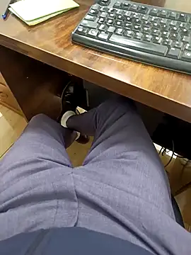 Snapshot of Kakabiraji chatting on 12-13-24, 11:02 Kakabiraji online show from 12-13-24, 11:02