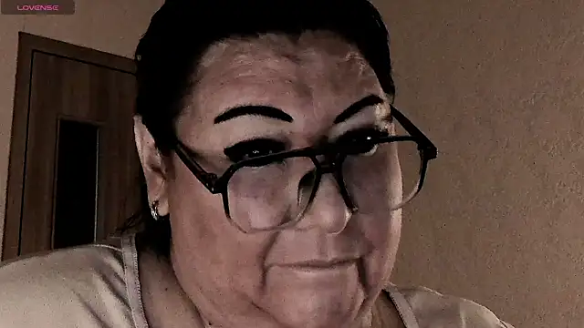 SexxyDreams1 online show from 04-14-26, 01:00