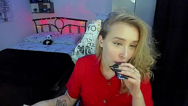 Snapshot of LinaTruly chatting on 11-03-25, 09:38 LinaTruly online show from 11-03-25, 09:38