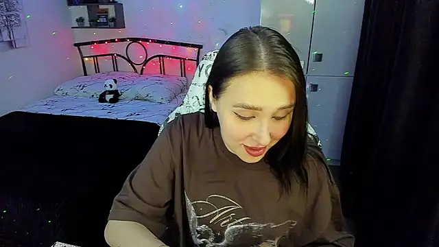 Snapshot of LinaTruly chatting on 11-06-25, 08:43 LinaTruly online show from 11-06-25, 08:43