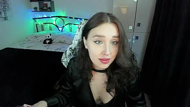 Snapshot of LinaTruly chatting on 11-07-25, 10:32 LinaTruly online show from 11-07-25, 10:32