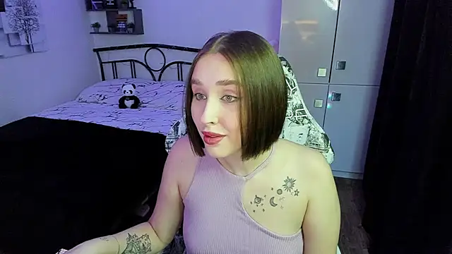 Snapshot of LinaTruly chatting on 11-24-25, 08:52 LinaTruly online show from 11-24-25, 08:52