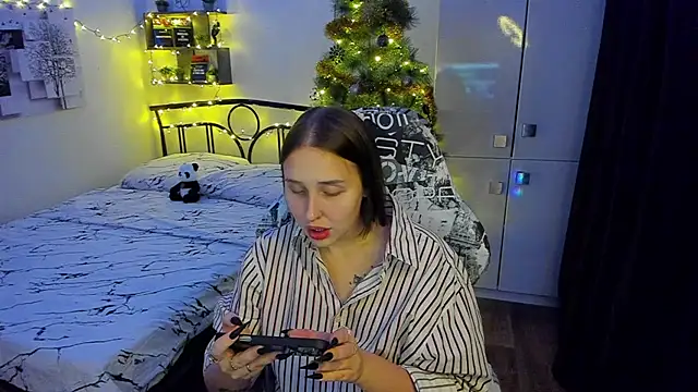 Snapshot of LinaTruly chatting on 12-04-25, 09:34 LinaTruly online show from 12-04-25, 09:34