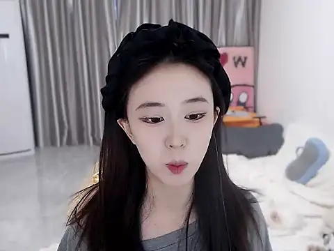 LOLO-yaya online show from 12-13-24, 08:30