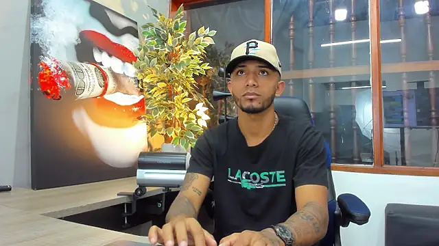 Snapshot of Robin_Rief chatting on 01-27-25, 03:58 Robin Rief online show from 01-27-25, 03:58