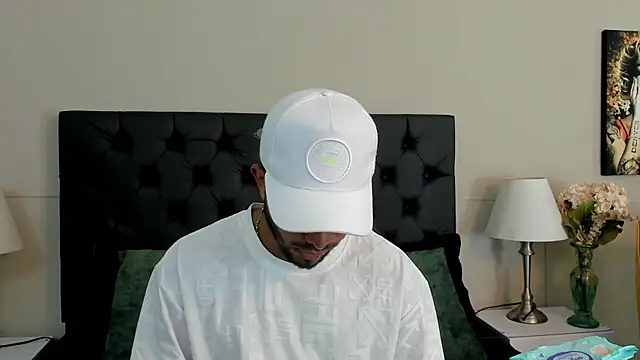 Snapshot of Robin_Rief chatting on 09-14-25, 03:16 Robin Rief online show from 09-14-25, 03:16