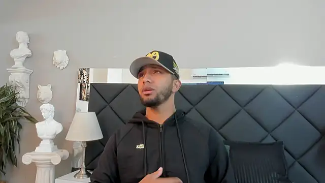 Robin Rief online show from 11-26-25, 03:18