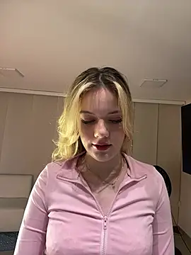 NicoleCut online show from 02-06-26, 09:45