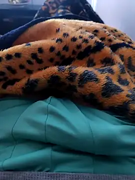 Snapshot of ariel-rick chatting on 11-25-25, 09:31 ariel-rick online show from 11-25-25, 09:31