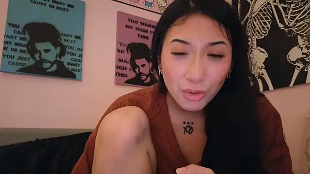 Snapshot of tokyobaby chatting on 11-23-25, 06:35 tokyobaby online show from 11-23-25, 06:35