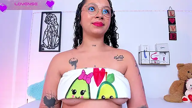 Mari Sweett online show from 02-21-25, 01:00