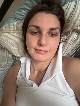 Snapshot of Magic__smile chatting on 10-29-25, 04:59 Magic smile online show from 10-29-25, 04:59