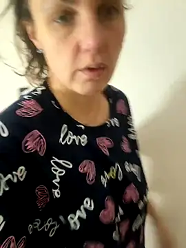 Snapshot of Magic__smile chatting on 11-10-25, 04:44 Magic smile online show from 11-10-25, 04:44