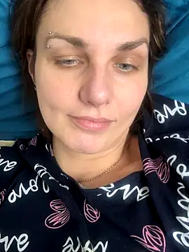 Snapshot of Magic__smile chatting on 11-19-25, 08:03 Magic smile online show from 11-19-25, 08:03