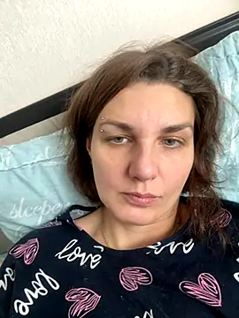 Snapshot of Magic__smile chatting on 11-28-25, 05:43 Magic smile online show from 11-28-25, 05:43