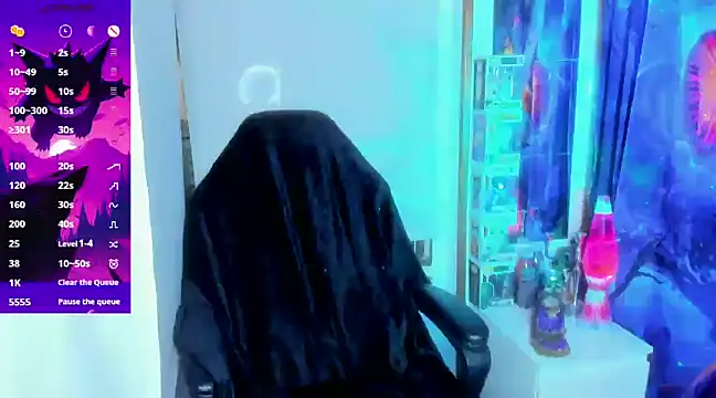 Snapshot of _sakae_ chatting on 01-01-25, 11:51  sakae  online show from 01-01-25, 11:51