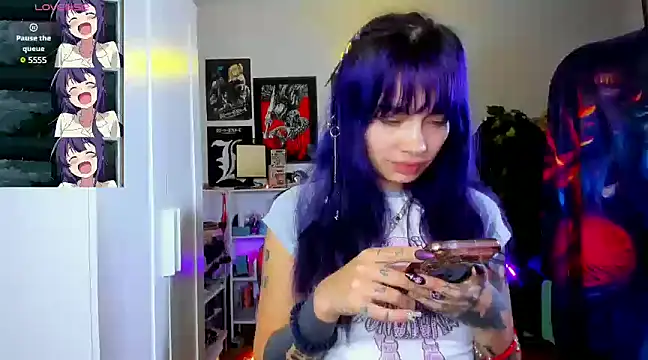 Snapshot of _sakae_ chatting on 02-05-25, 05:20  sakae  online show from 02-05-25, 05:20