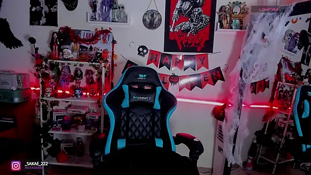 Snapshot of _sakae_ chatting on 10-27-25, 02:10  sakae  online show from 10-27-25, 02:10