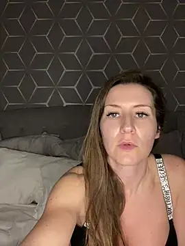 Snapshot of Charlotte-Urban chatting on 01-12-25, 08:36 Charlotte-Urban online show from 01-12-25, 08:36