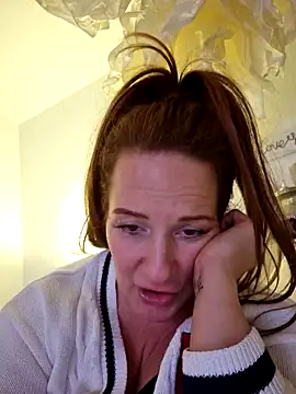 Snapshot of Engel_mia chatting on 02-16-25, 05:04 Engel mia online show from 02-16-25, 05:04