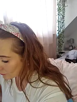 Snapshot of Engel_mia chatting on 02-19-25, 01:50 Engel mia online show from 02-19-25, 01:50