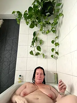 Engel mia online show from 11-26-25, 11:00