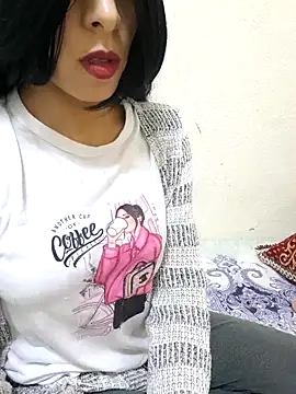 Snapshot of Linda-53 chatting on 02-28-25, 10:17 Linda-53 online show from 02-28-25, 10:17