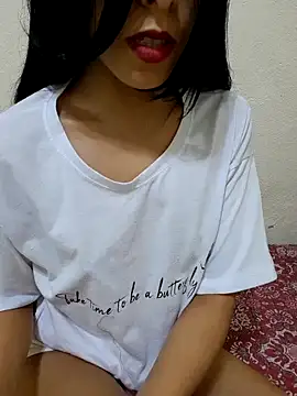 Snapshot of Linda-53 chatting on 03-08-25, 02:01 Linda-53 online show from 03-08-25, 02:01