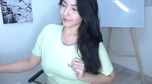 Snapshot of gabie_cortes chatting on 12-13-24, 01:59 gabie cortes online show from 12-13-24, 01:59