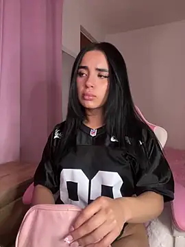 Emily-14 online show from 12-17-25, 06:52