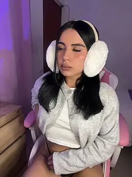 Emily-14 online show from 01-14-26, 04:29