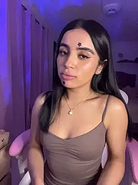 Emily-14 online show from 07-16-26, 04:51