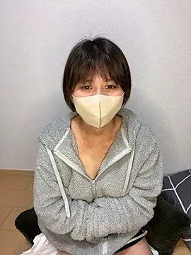 Snapshot of -anzu-o chatting on 12-14-24, 11:29 -anzu-o online show from 12-14-24, 11:29