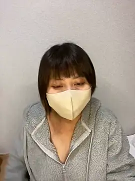 Snapshot of -anzu-o chatting on 12-16-24, 11:55 -anzu-o online show from 12-16-24, 11:55