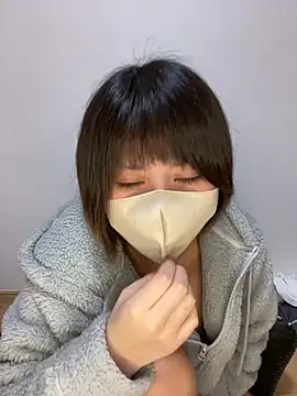 Snapshot of -anzu-o chatting on 12-18-24, 12:40 -anzu-o online show from 12-18-24, 12:40
