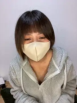 Snapshot of -anzu-o chatting on 12-19-24, 12:01 -anzu-o online show from 12-19-24, 12:01