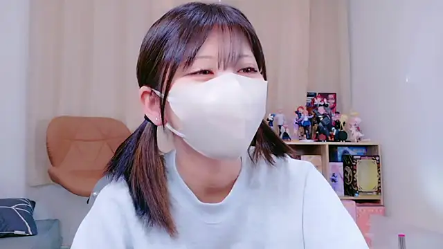 Snapshot of -anzu-o chatting on 09-08-25, 10:31 -anzu-o online show from 09-08-25, 10:31