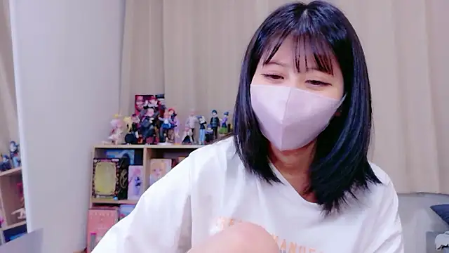 Snapshot of -anzu-o chatting on 10-12-25, 09:14 -anzu-o online show from 10-12-25, 09:14