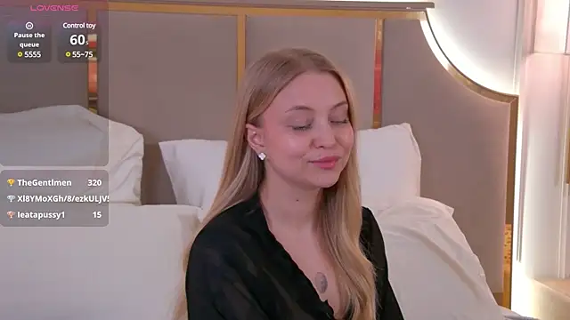 Snapshot of DorisHell chatting on 01-12-25, 09:40 DorisHell online show from 01-12-25, 09:40