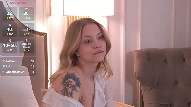 Snapshot of DorisHell chatting on 02-15-25, 09:26 DorisHell online show from 02-15-25, 09:26