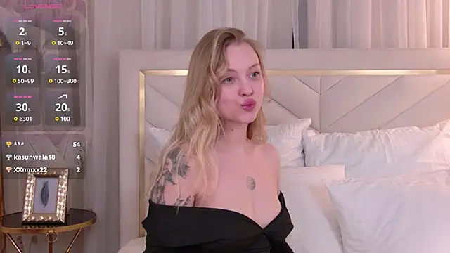 Snapshot of DorisHell chatting on 03-06-25, 09:09 DorisHell online show from 03-06-25, 09:09