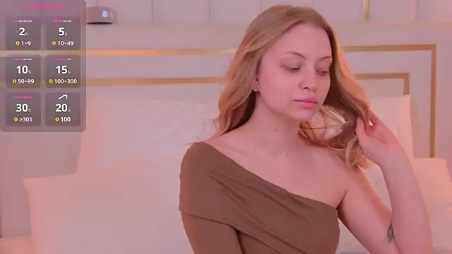 Snapshot of DorisHell chatting on 03-11-25, 06:19 DorisHell online show from 03-11-25, 06:19