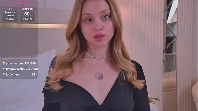 Snapshot of DorisHell chatting on 03-23-25, 12:04 DorisHell online show from 03-23-25, 12:04