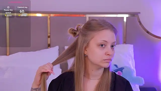 Snapshot of DorisHell chatting on 10-03-25, 03:14 DorisHell online show from 10-03-25, 03:14