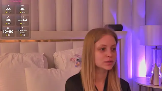 Snapshot of DorisHell chatting on 10-05-25, 02:54 DorisHell online show from 10-05-25, 02:54