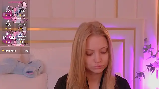 Snapshot of DorisHell chatting on 10-23-25, 03:06 DorisHell online show from 10-23-25, 03:06