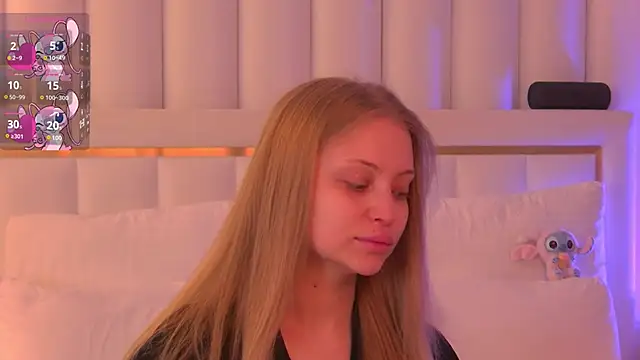 Snapshot of DorisHell chatting on 11-04-25, 03:16 DorisHell online show from 11-04-25, 03:16