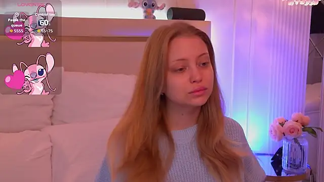 Snapshot of DorisHell chatting on 11-22-25, 03:05 DorisHell online show from 11-22-25, 03:05